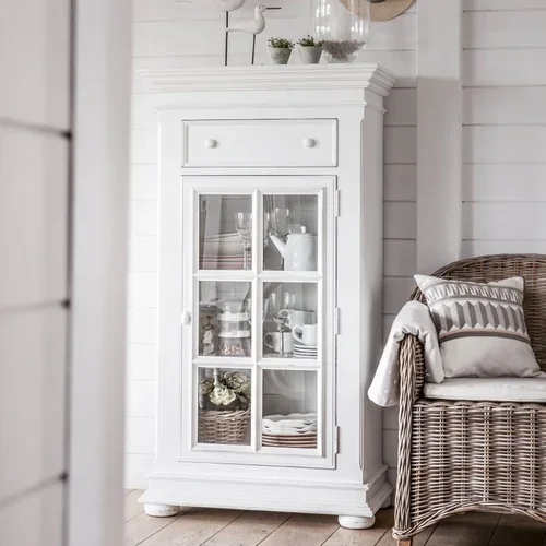 Шкаф стеклянный с ящиком маленький Нордик