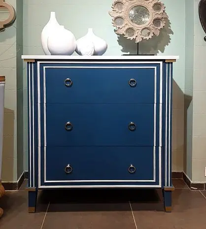 Комод  с тремя ящиками Мишель экспозиция