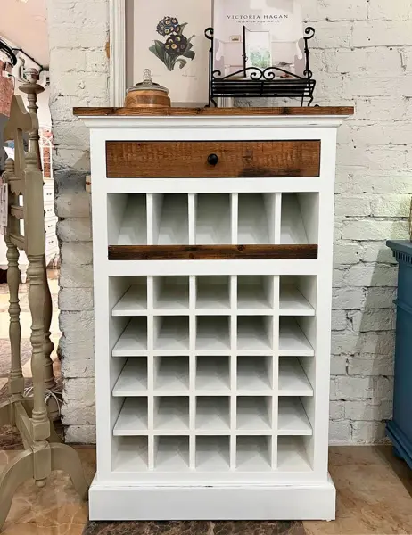 Винный шкаф Дерево с историей 73 см. экспозиция