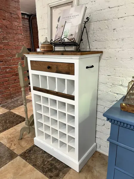 Винный шкаф Дерево с историей 73 см. экспозиция