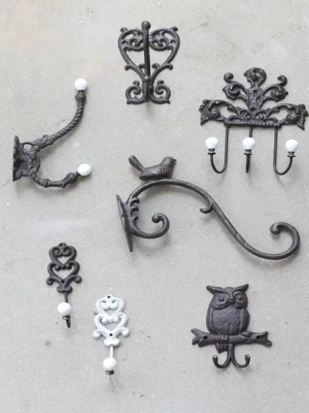 Крючок настенный чугунный Антик